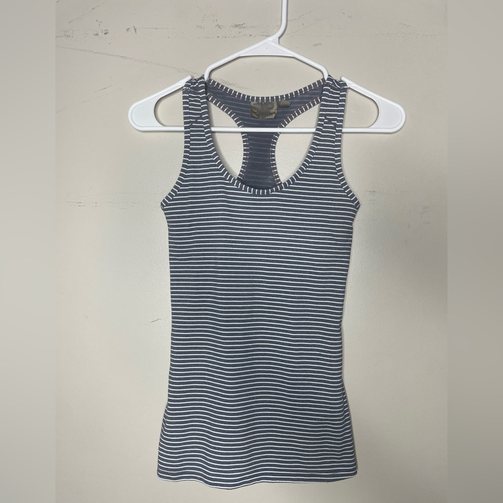 Athleta tank top with built in bra size XS